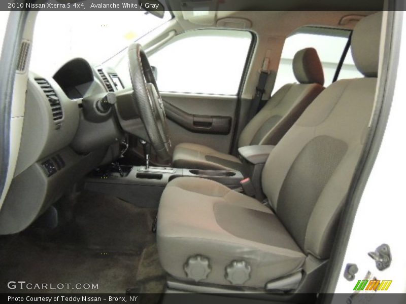 Avalanche White / Gray 2010 Nissan Xterra S 4x4