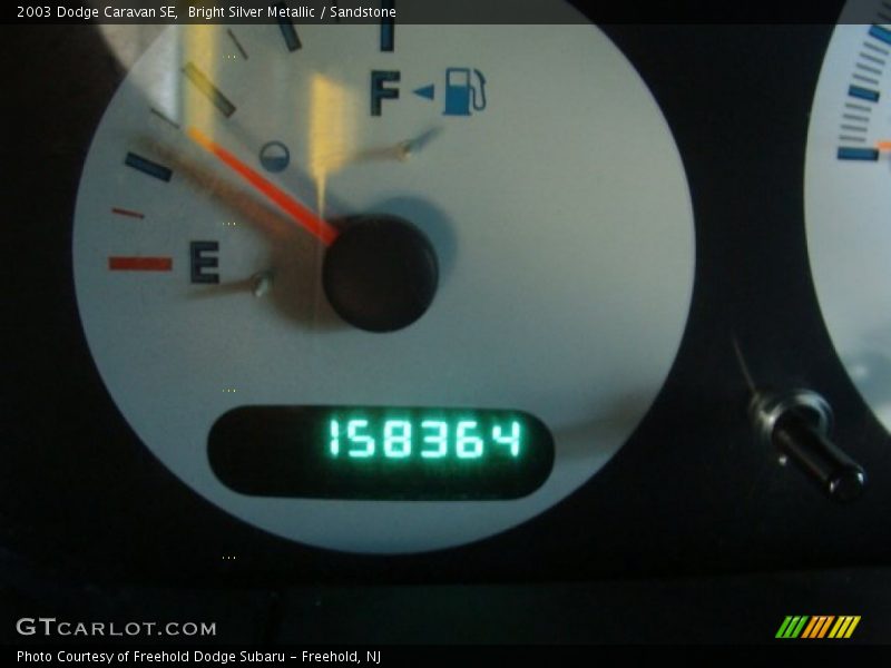 Bright Silver Metallic / Sandstone 2003 Dodge Caravan SE