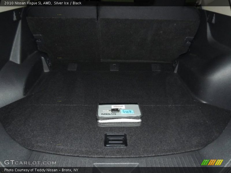 Silver Ice / Black 2010 Nissan Rogue SL AWD