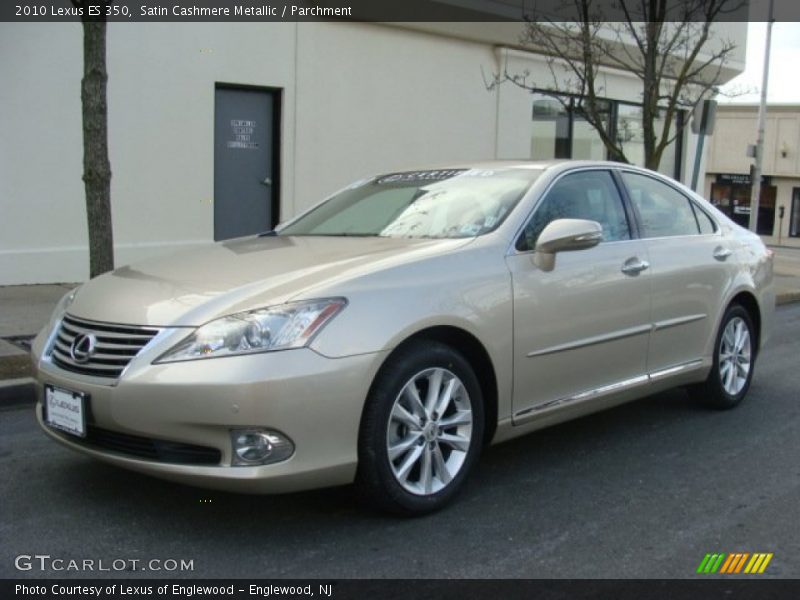 Front 3/4 View of 2010 ES 350