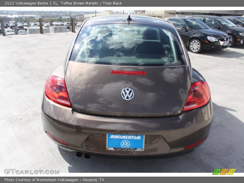 Toffee Brown Metallic / Titan Black 2013 Volkswagen Beetle 2.5L