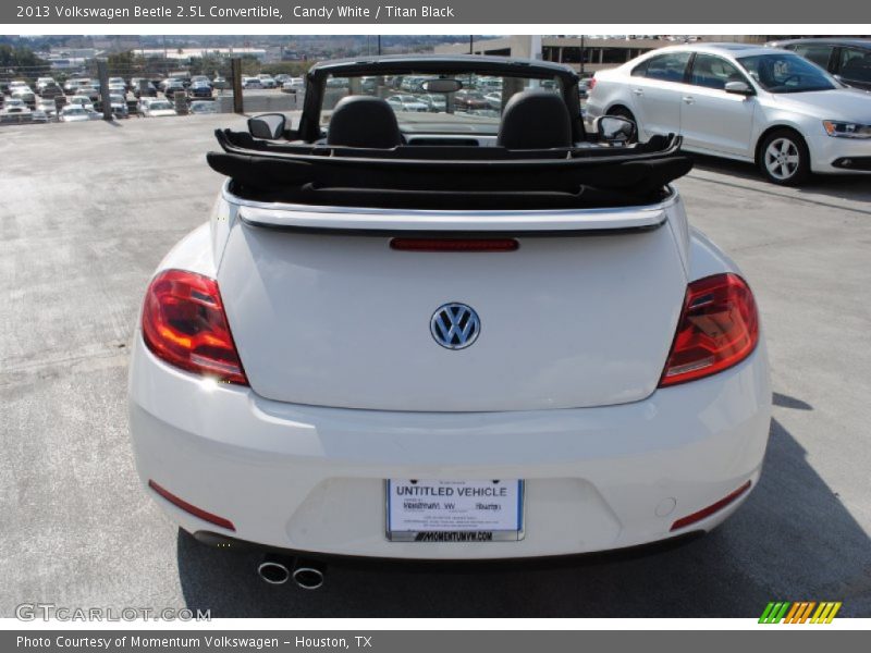 Candy White / Titan Black 2013 Volkswagen Beetle 2.5L Convertible