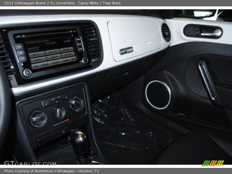 Candy White / Titan Black 2013 Volkswagen Beetle 2.5L Convertible