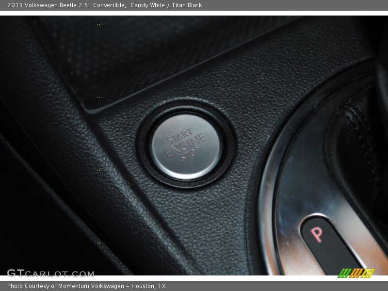 Candy White / Titan Black 2013 Volkswagen Beetle 2.5L Convertible