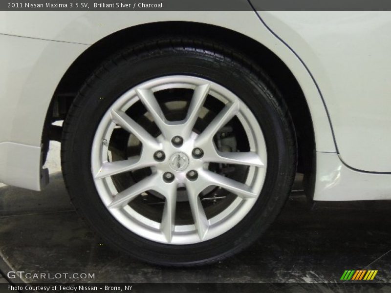 Brilliant Silver / Charcoal 2011 Nissan Maxima 3.5 SV