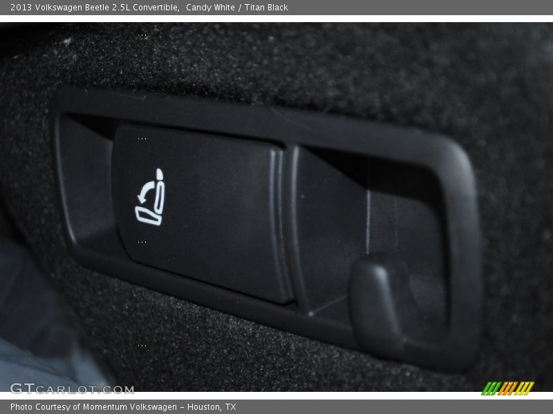 Candy White / Titan Black 2013 Volkswagen Beetle 2.5L Convertible