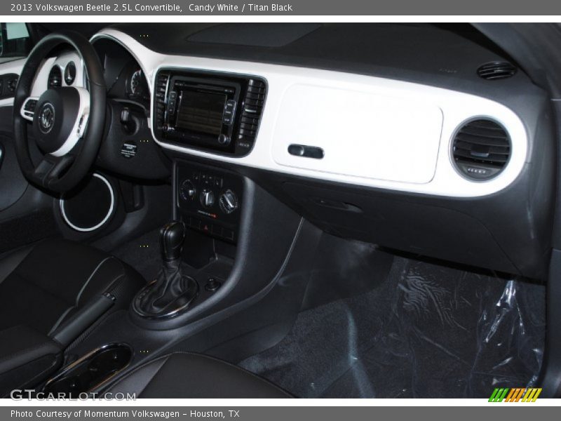 Candy White / Titan Black 2013 Volkswagen Beetle 2.5L Convertible