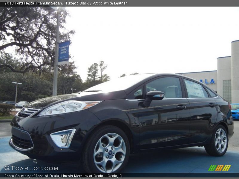 Tuxedo Black / Arctic White Leather 2013 Ford Fiesta Titanium Sedan