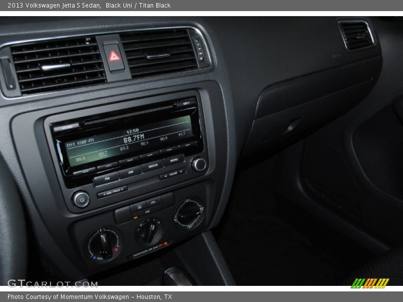 Black Uni / Titan Black 2013 Volkswagen Jetta S Sedan