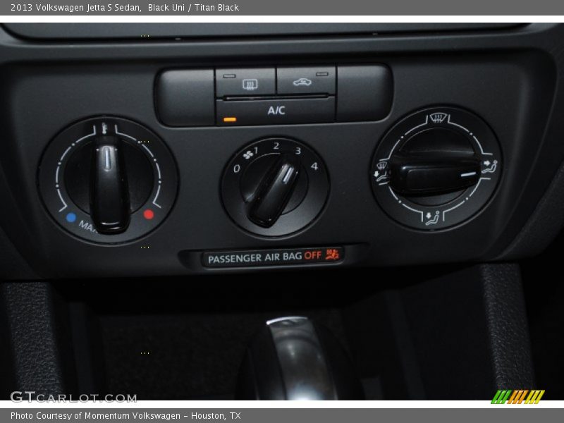 Black Uni / Titan Black 2013 Volkswagen Jetta S Sedan