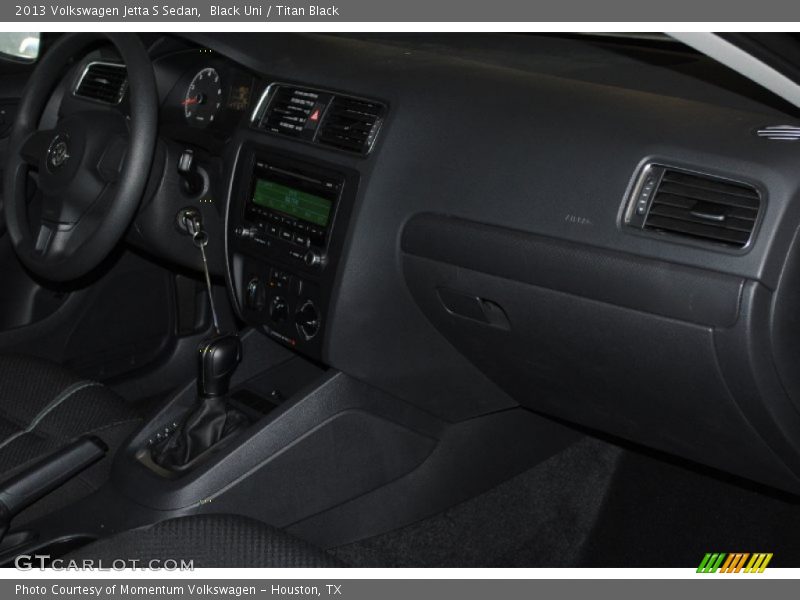 Black Uni / Titan Black 2013 Volkswagen Jetta S Sedan