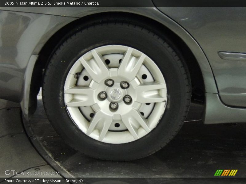 Smoke Metallic / Charcoal 2005 Nissan Altima 2.5 S