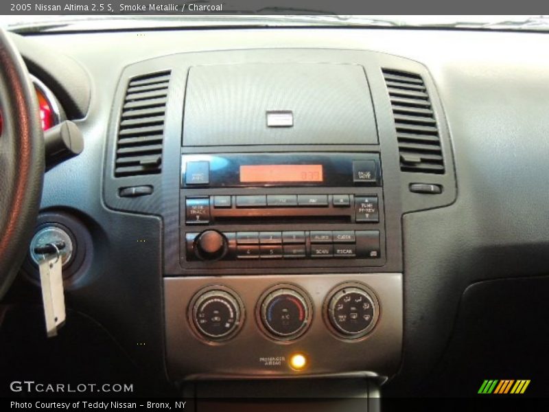 Smoke Metallic / Charcoal 2005 Nissan Altima 2.5 S