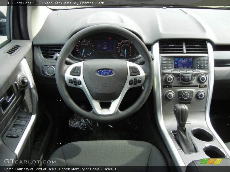 Tuxedo Black Metallic / Charcoal Black 2013 Ford Edge SE