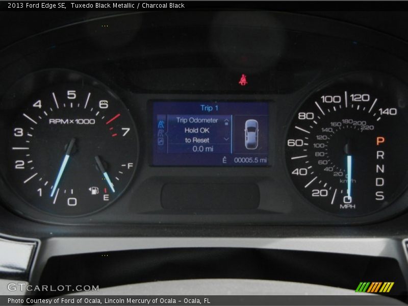 Tuxedo Black Metallic / Charcoal Black 2013 Ford Edge SE