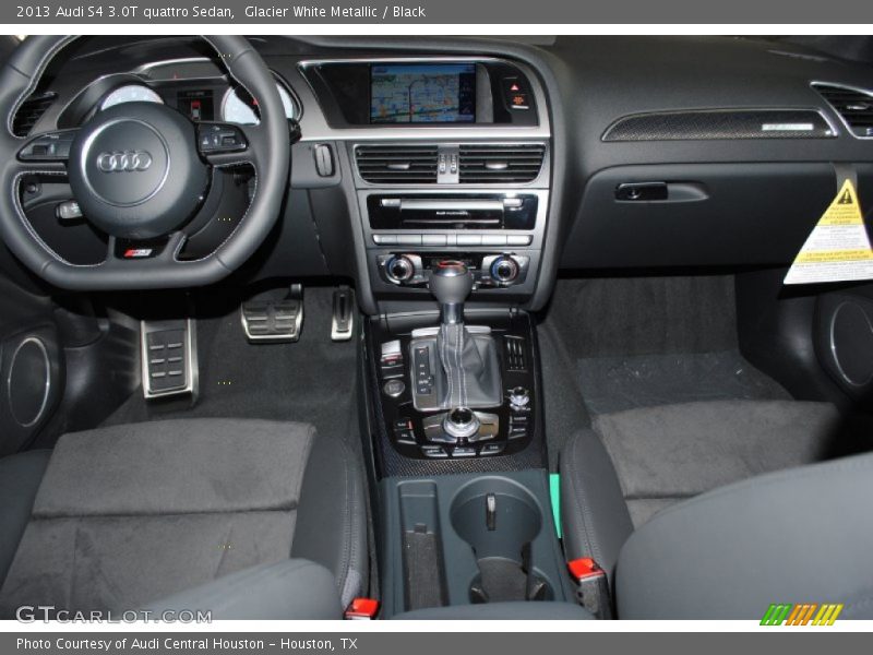 Dashboard of 2013 S4 3.0T quattro Sedan