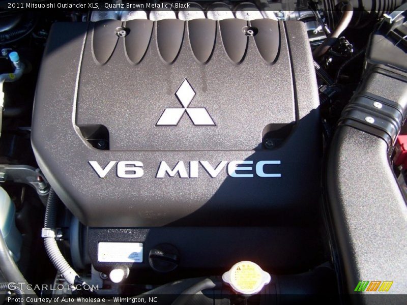 Quartz Brown Metallic / Black 2011 Mitsubishi Outlander XLS