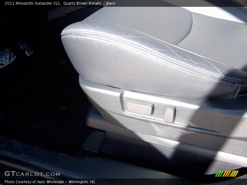 Quartz Brown Metallic / Black 2011 Mitsubishi Outlander XLS