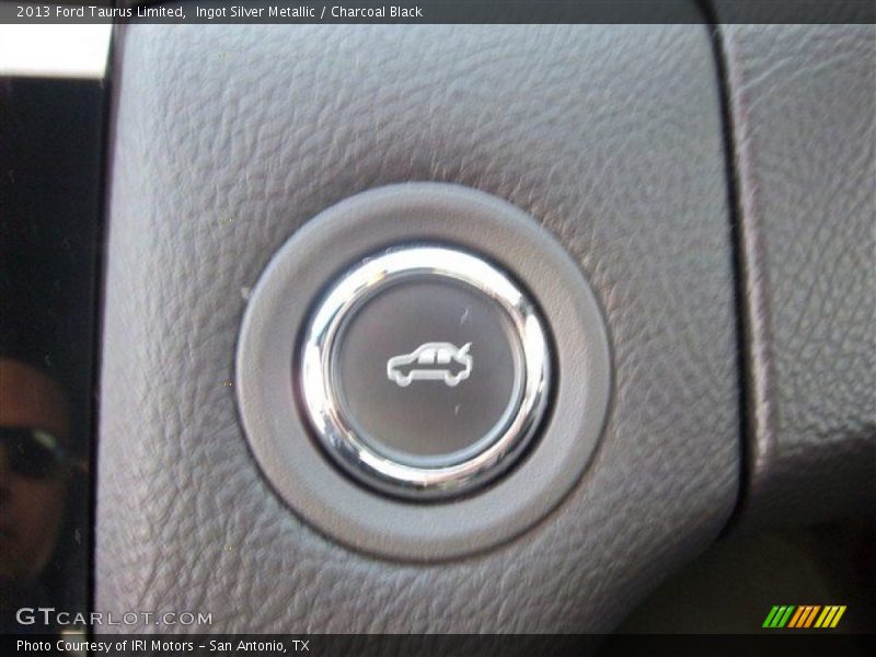 Ingot Silver Metallic / Charcoal Black 2013 Ford Taurus Limited