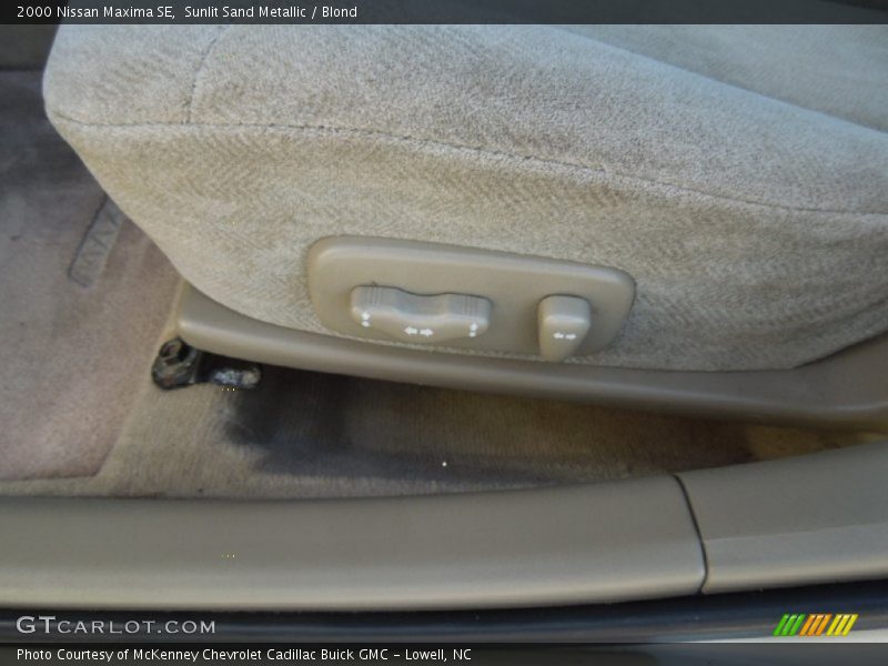 Sunlit Sand Metallic / Blond 2000 Nissan Maxima SE