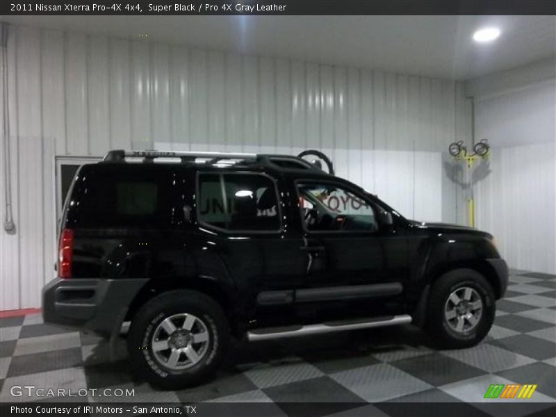 Super Black / Pro 4X Gray Leather 2011 Nissan Xterra Pro-4X 4x4