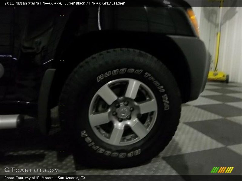 Super Black / Pro 4X Gray Leather 2011 Nissan Xterra Pro-4X 4x4