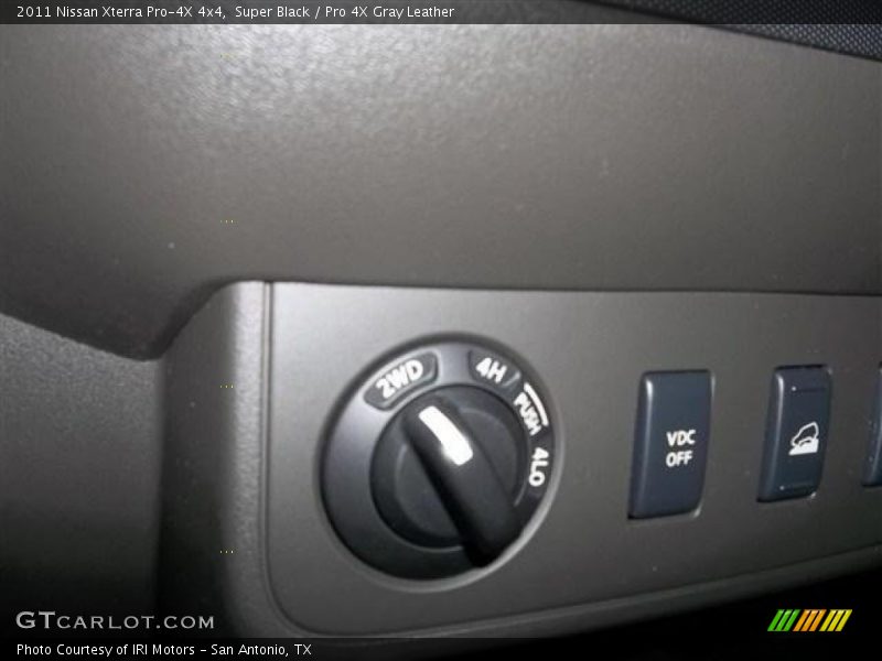 Super Black / Pro 4X Gray Leather 2011 Nissan Xterra Pro-4X 4x4