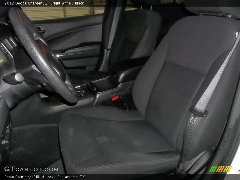 Bright White / Black 2012 Dodge Charger SE