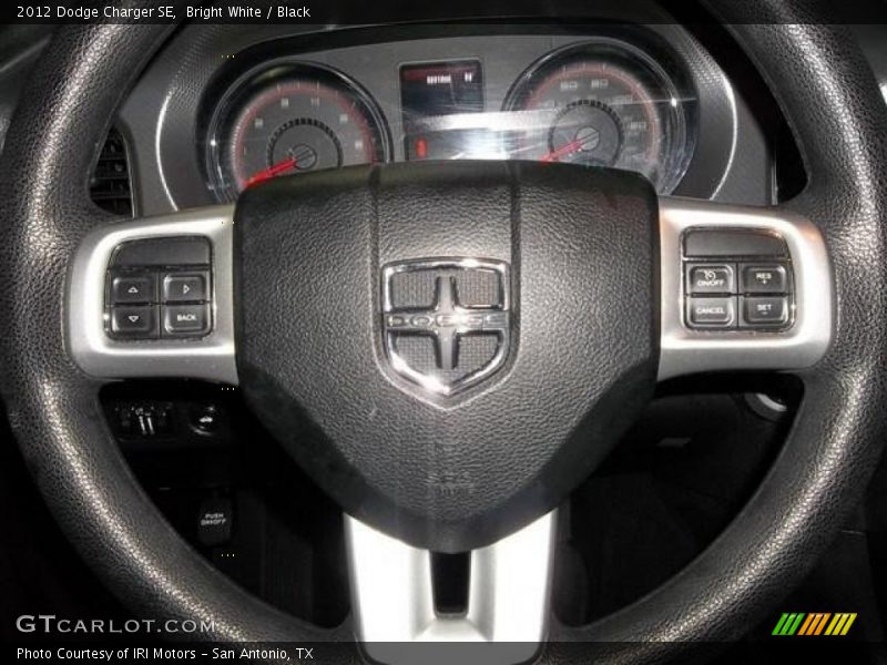 Bright White / Black 2012 Dodge Charger SE