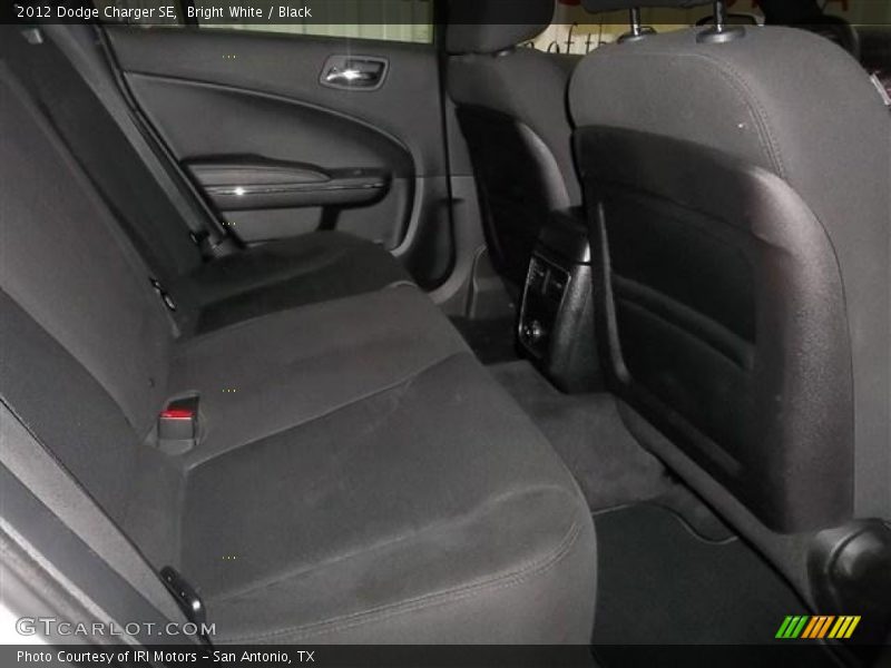 Bright White / Black 2012 Dodge Charger SE