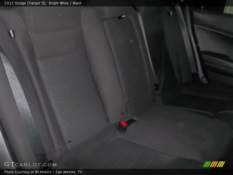 Bright White / Black 2012 Dodge Charger SE