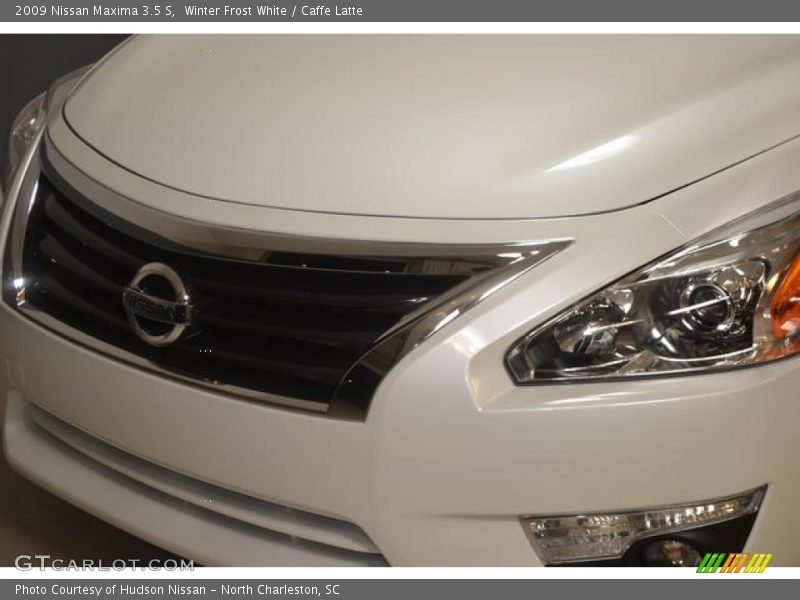Winter Frost White / Caffe Latte 2009 Nissan Maxima 3.5 S