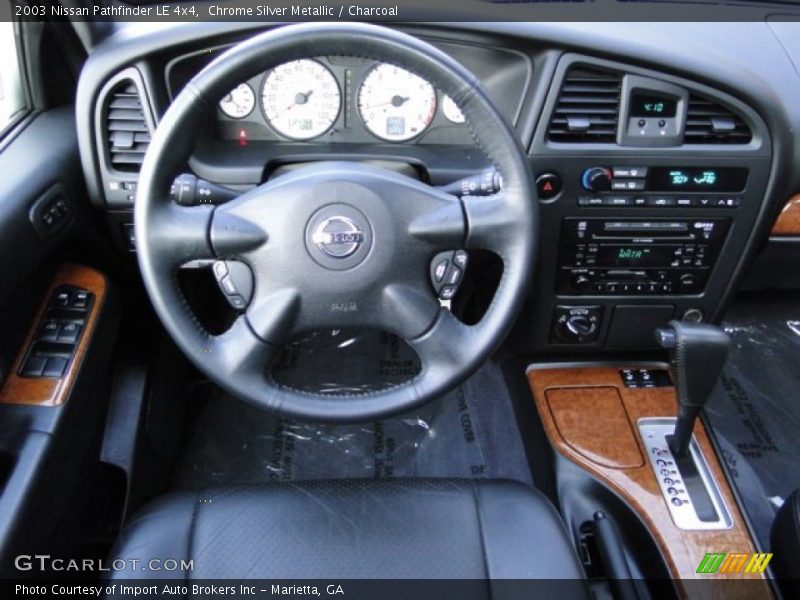 Dashboard of 2003 Pathfinder LE 4x4