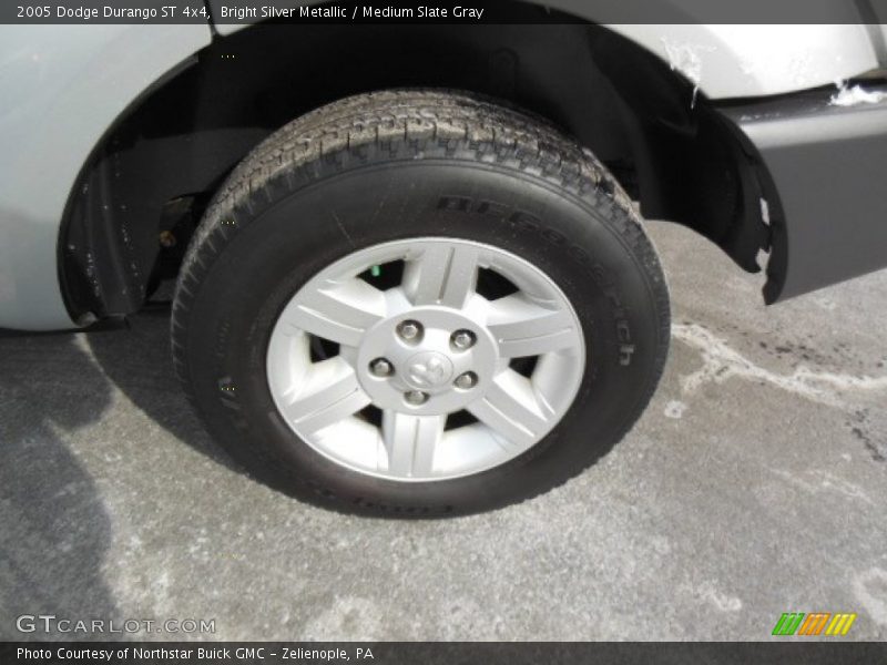 Bright Silver Metallic / Medium Slate Gray 2005 Dodge Durango ST 4x4