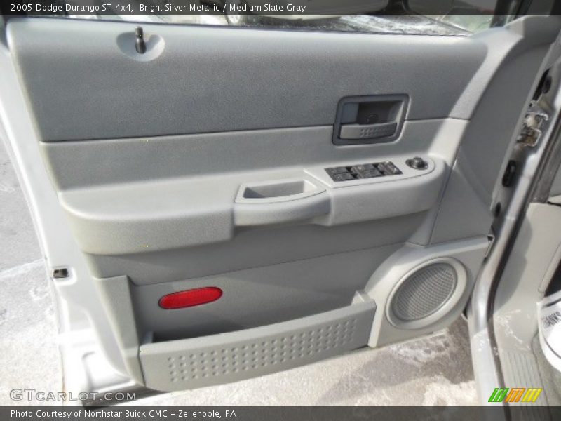 Bright Silver Metallic / Medium Slate Gray 2005 Dodge Durango ST 4x4