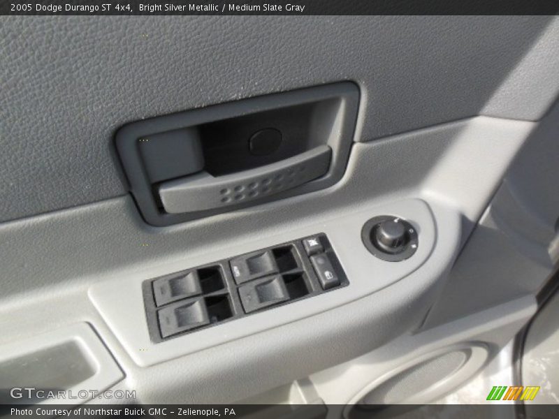 Bright Silver Metallic / Medium Slate Gray 2005 Dodge Durango ST 4x4