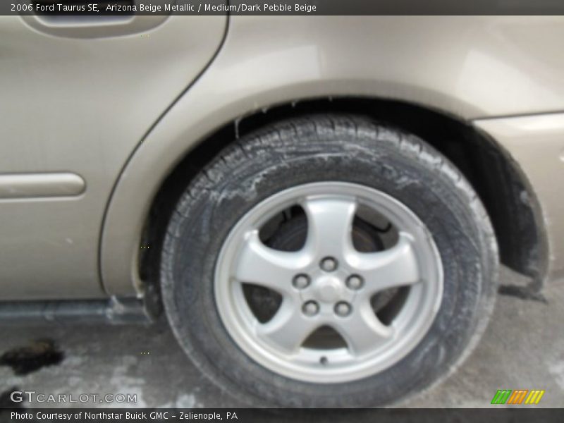 Arizona Beige Metallic / Medium/Dark Pebble Beige 2006 Ford Taurus SE