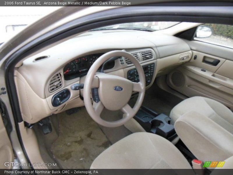 Arizona Beige Metallic / Medium/Dark Pebble Beige 2006 Ford Taurus SE