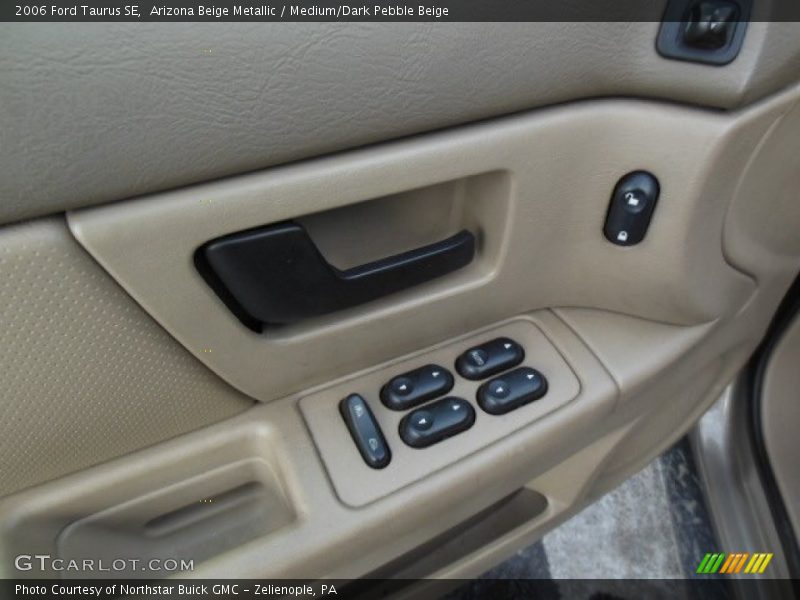 Arizona Beige Metallic / Medium/Dark Pebble Beige 2006 Ford Taurus SE