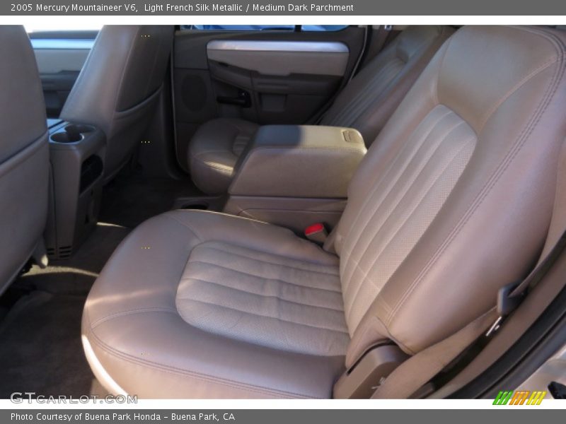 Light French Silk Metallic / Medium Dark Parchment 2005 Mercury Mountaineer V6