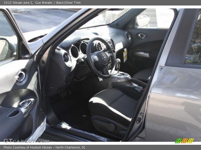 Gun Metallic / Black/Silver Trim 2013 Nissan Juke S