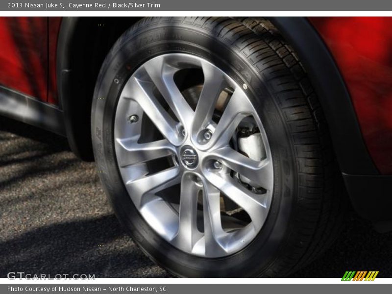 Cayenne Red / Black/Silver Trim 2013 Nissan Juke S