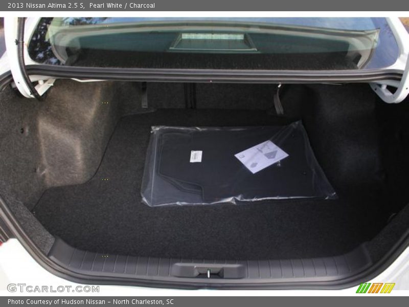 Pearl White / Charcoal 2013 Nissan Altima 2.5 S