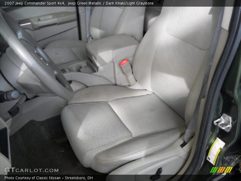 Front Seat of 2007 Commander Sport 4x4