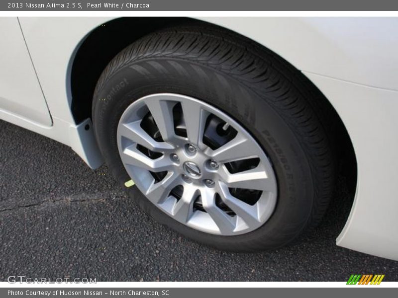 Pearl White / Charcoal 2013 Nissan Altima 2.5 S
