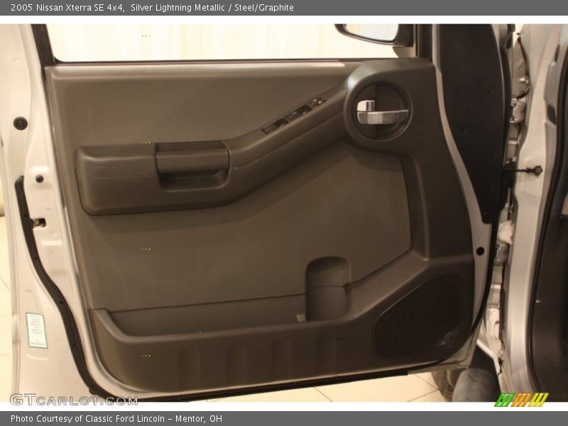 Silver Lightning Metallic / Steel/Graphite 2005 Nissan Xterra SE 4x4