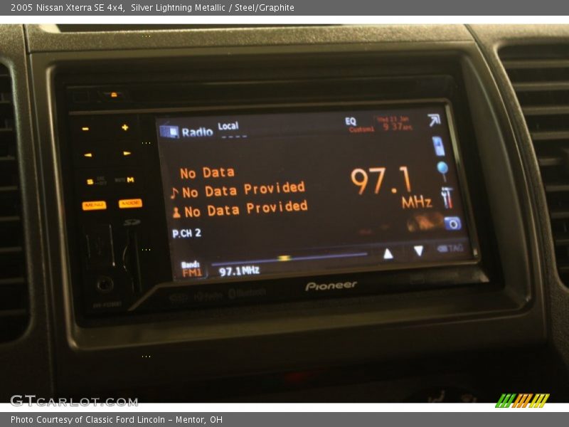 Silver Lightning Metallic / Steel/Graphite 2005 Nissan Xterra SE 4x4