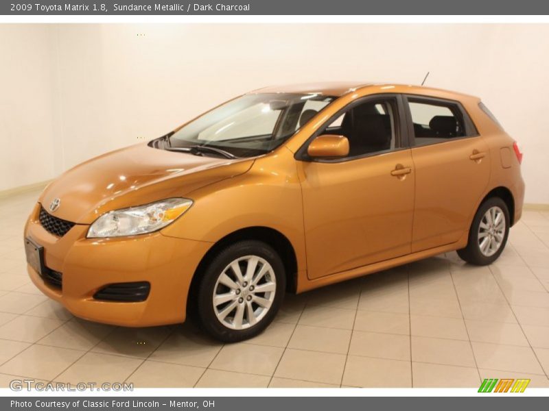 Front 3/4 View of 2009 Matrix 1.8