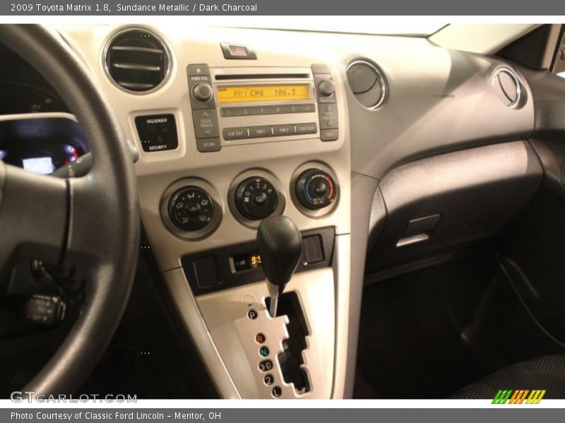 Dashboard of 2009 Matrix 1.8