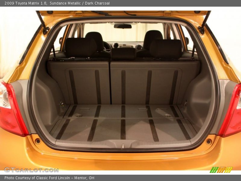  2009 Matrix 1.8 Trunk